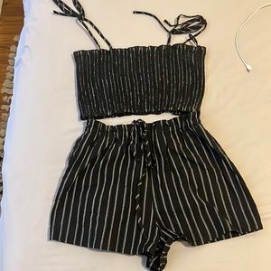 Black and white striped set